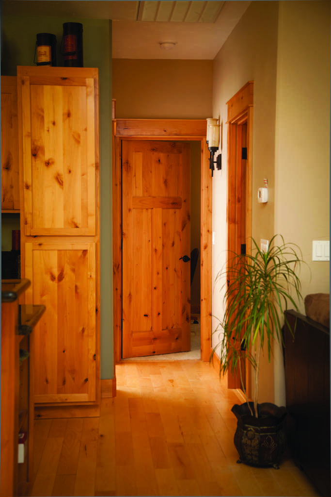 33_Panel_Interior.jpg