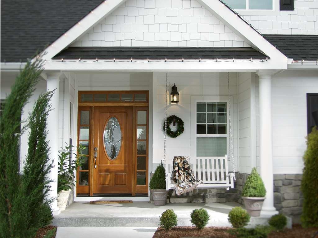 4070Willow_Decorative_Exterior_4705_1705_Sidelite_Exterior_Interior.jpg